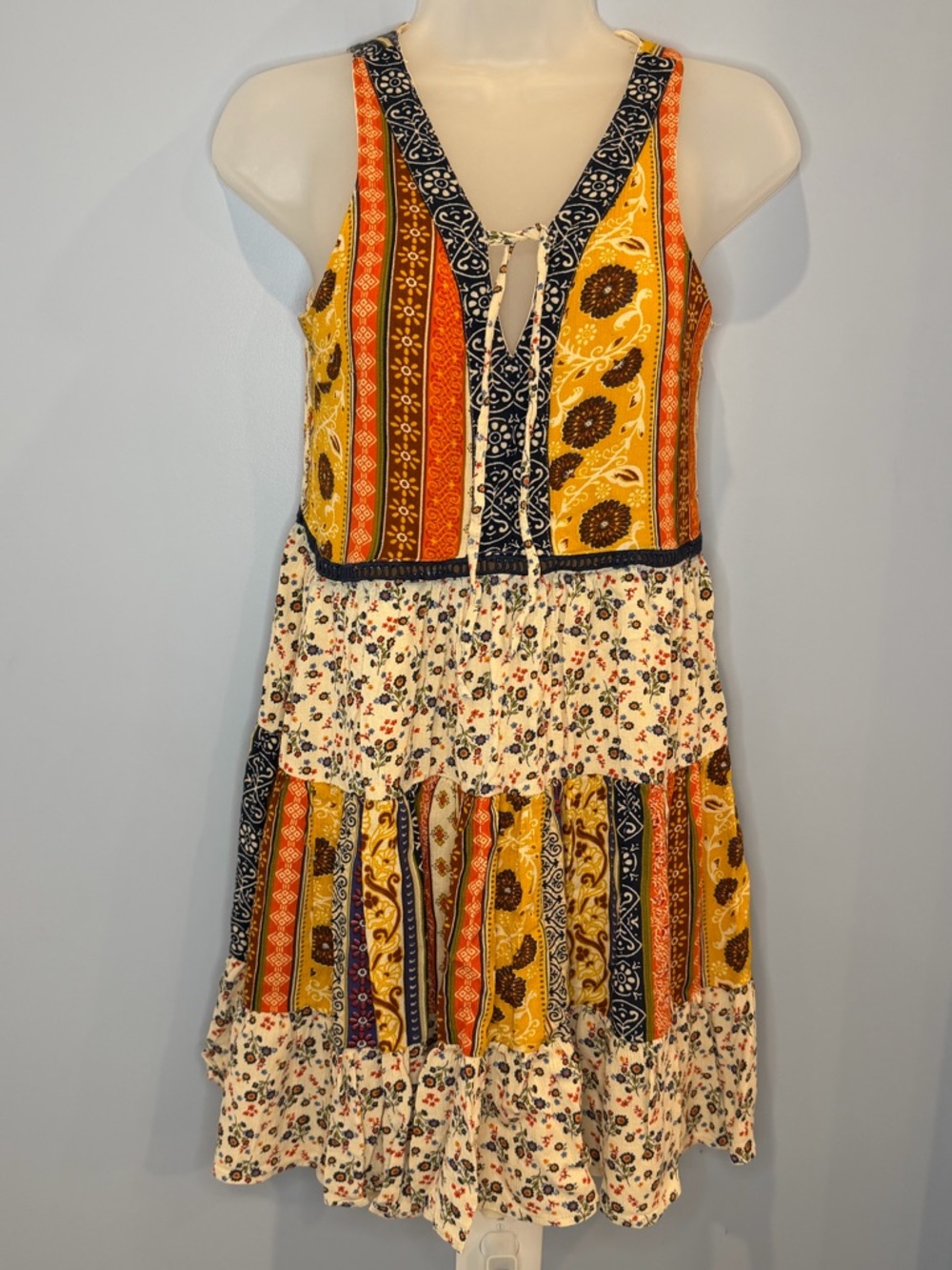 Boho sleeveless floral tiered babydoll dress. S